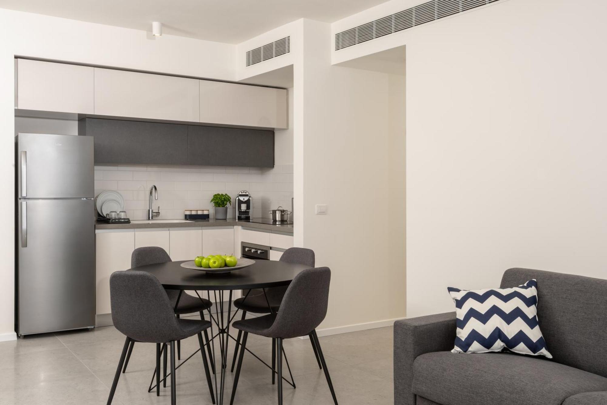 Master Shenkin Apartment Tel Aviv Exterior photo